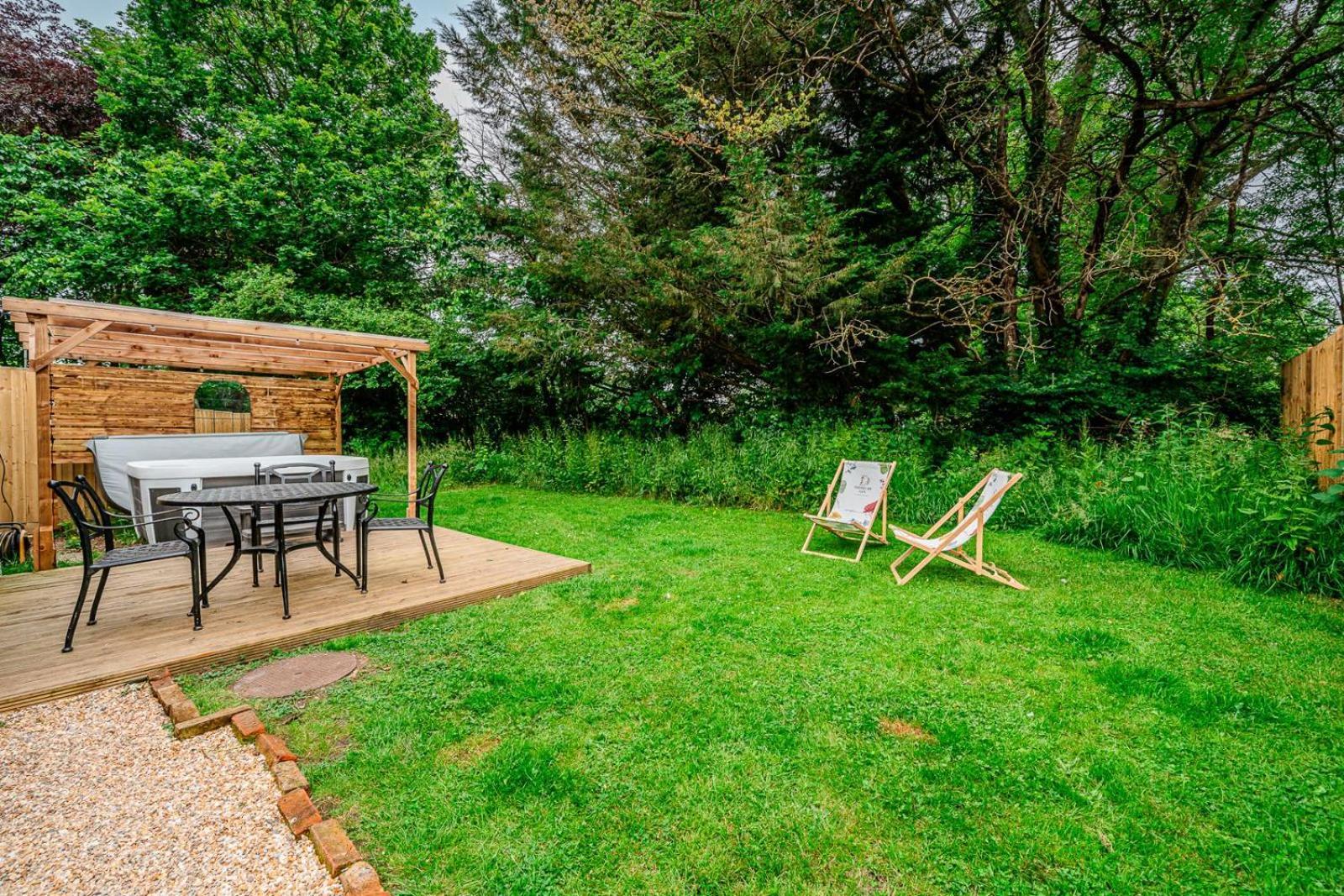 Cozy Cottage With Hot Tub! كادنام المظهر الخارجي الصورة